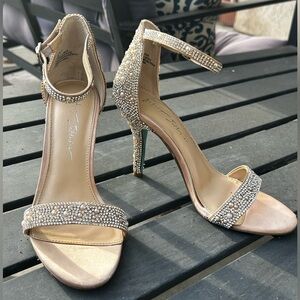 BETSEY JOHNSON Pearl & Crystal Beaded Strap Heels Sz 7 Pre-Owned Champagne Color